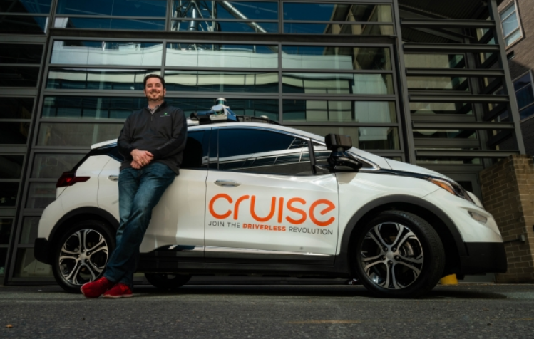 MIT alumnus and GM engineer returns to campus to inspire student innovation