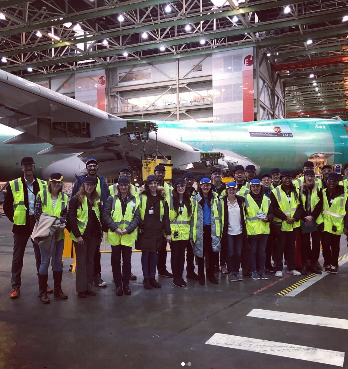 Last stop in the #pnw, @boeing ✈️! For an #avgeek like me, touring the world renowned Everett factory was quite a treat. This is where the 747, 767, 777, and 787 planes are made 🛩. At 472M cubic feet needed to house these manufacturing lines, the Everett factory is the largest building in the world. ✅Coolest part of the day: flying the 787 Dreamliner simulator 👨✈️👩✈️💺💻🛫. #LGOonthego #DPT2019 #LGO20 #sloaniedayinthelife #thatLGOlife #mymitsloan